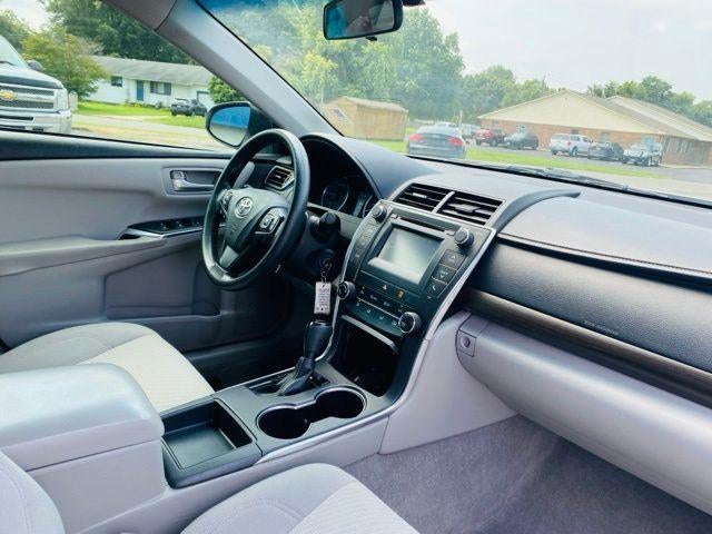 2017 Toyota Camry LE Auto (SE)