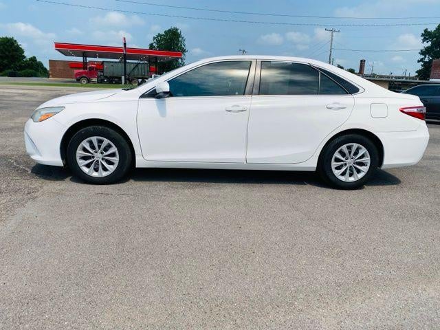 2017 Toyota Camry LE Auto (SE)