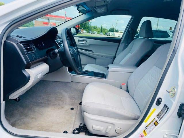 2017 Toyota Camry LE Auto (SE)