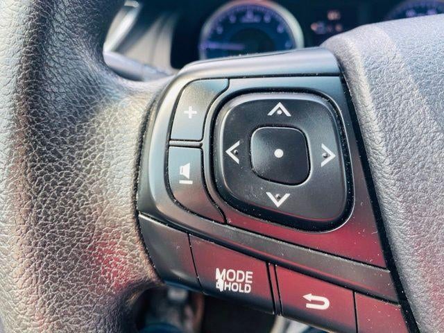 2017 Toyota Camry LE Auto (SE)