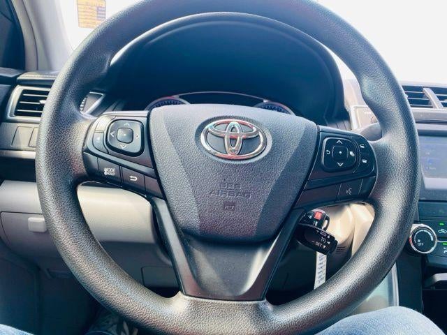 2017 Toyota Camry LE Auto (SE)