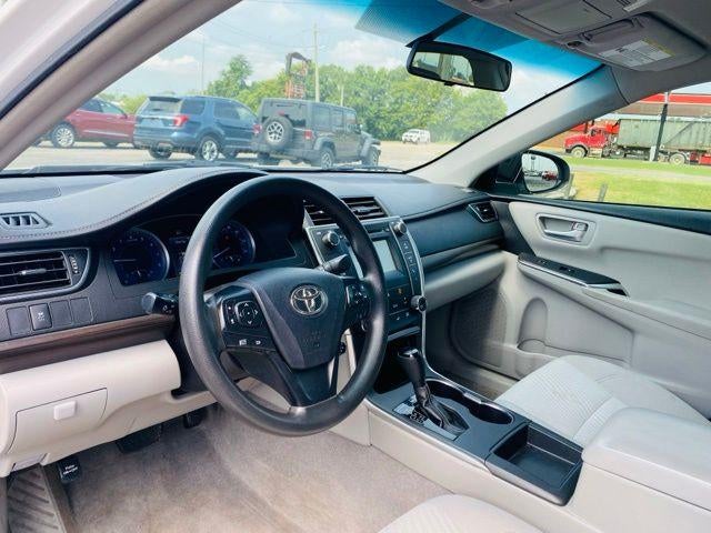 2017 Toyota Camry LE Auto (SE)