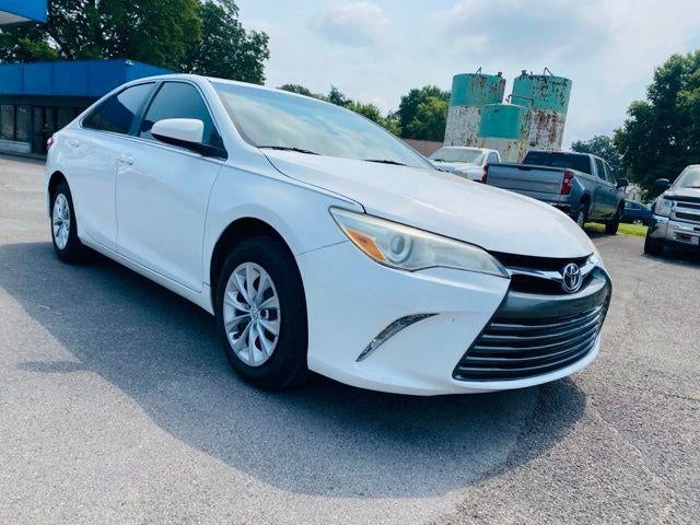 2017 Toyota Camry LE Auto (SE)
