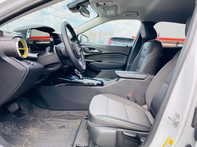 2025 Chevrolet Trax FWD 4dr LT